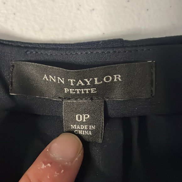 Ann Taylor Navy with Gold Floral Beaded Embellishment Straight Pencil Skirt 0P - Picture 4 of 8